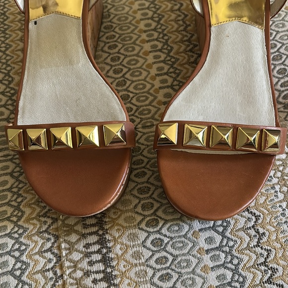 NWOT Michael Kors Brown Persia Cork Wedge Sandals with Gold Grommets - Picture 11 of 12